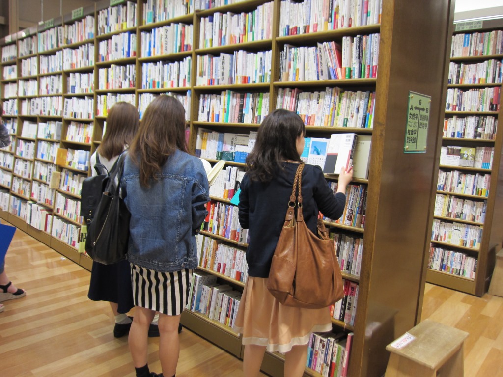 神戸 女子大 図書館